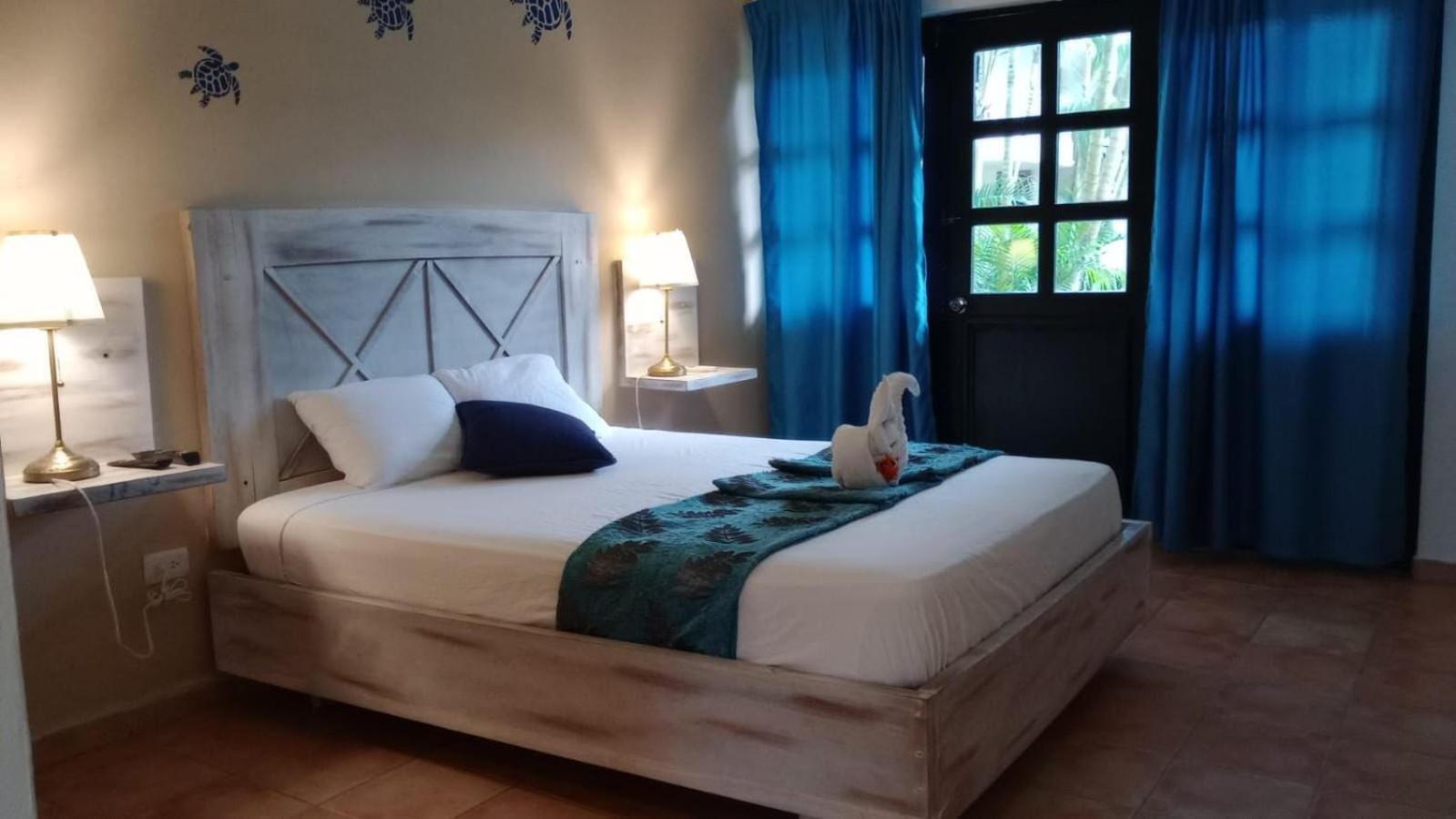 Hotel Bahia Punta Bonita Лас Терренас Экстерьер фото